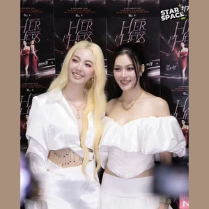 กุหลาบ玫瑰