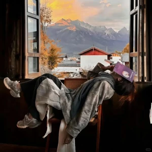 街角的晚风(吹散的霓虹)