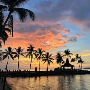 当爱在靠近 (R&B)